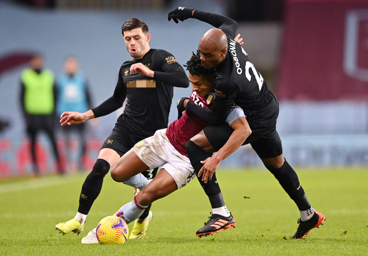 巴萨考虑引 巴萨考虑引