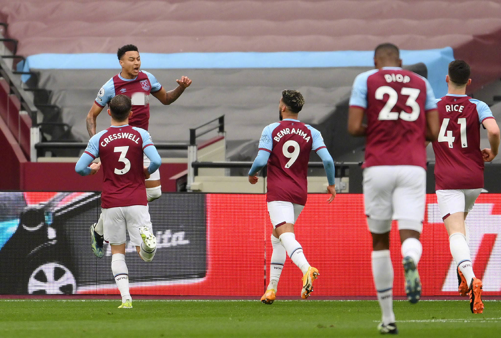 库里能在年 库里能在年